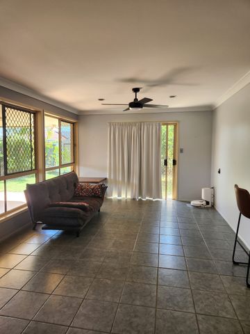 12 Wyuna Court, QLD 4655, Urangan - Photo 2