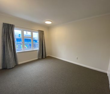 Renovated Art Deco Apartment - Photo 4