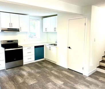 For Lease - 45 Gowan Street, Barrie, Ontario - Photo 3