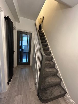 Room in a Shared House, Capstone Road, BR1 - Photo 1