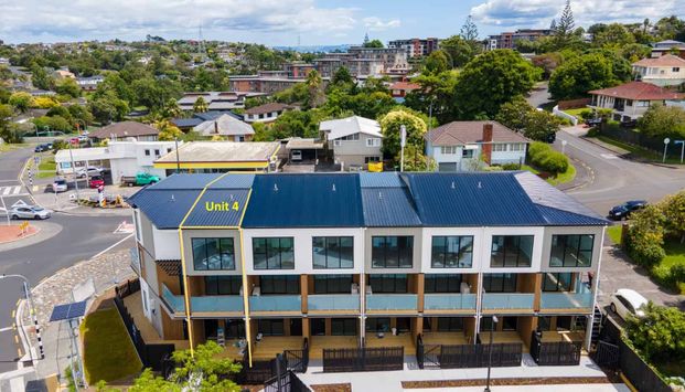 Convenient living in great location - Photo 1