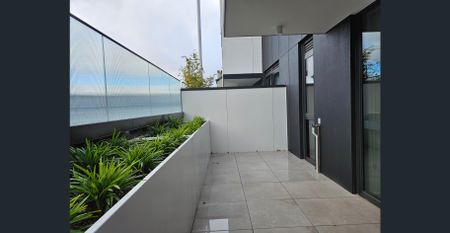 Montage of Style and Function - Photo 2