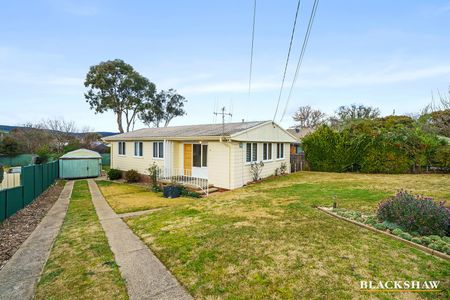10 Cassia Crescent, Queanbeyan NSW 2620 - House For Rent | Domain - Photo 5