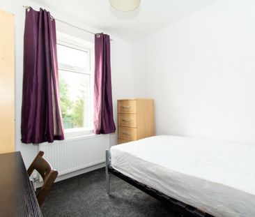 4 DOUBLE Bed Student house on Hankinson Road - Photo 4