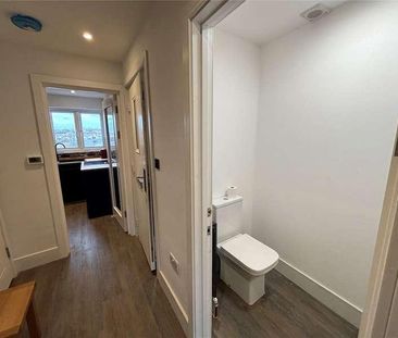 Arctic Road, Cowes, Isle Of Wight, PO31 - Photo 4