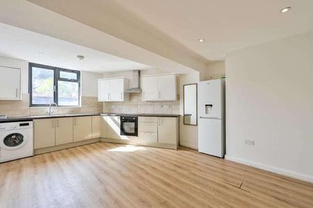 Windsor Close, Godalming, GU7 - Photo 2