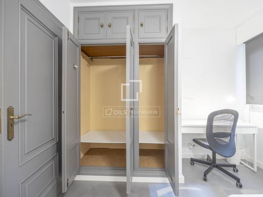 Pleasant 2-bedroom penthouse with terrace for rent in Pla del Real - Foto 1