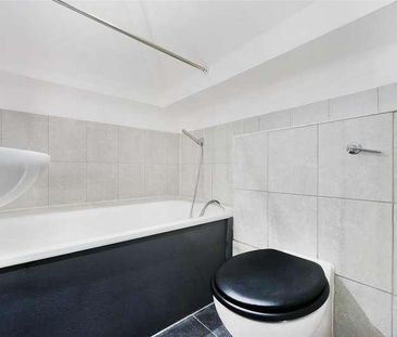 Alexandra Road, Wood Green, London, N8 - Photo 4