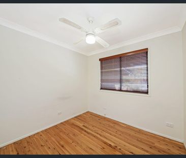 Spacious 3 Bedroom Home with Double Garage in Ferny Hills - Photo 3