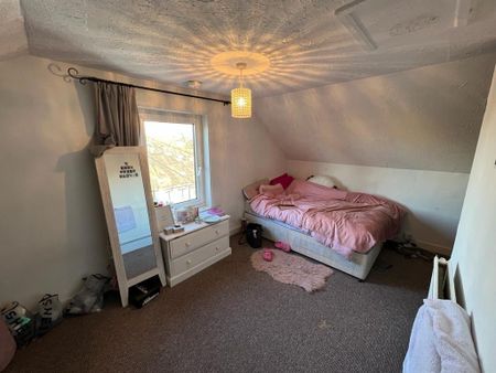 4 bedroom semi-detached house to rent - Photo 4