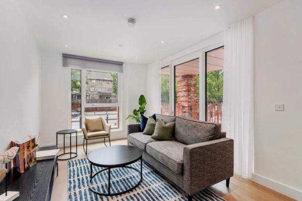 3 Bedroom Apartment - Photo 1