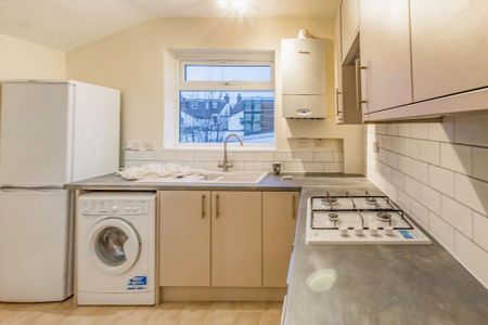 2 bedroom flat to rent - Photo 4