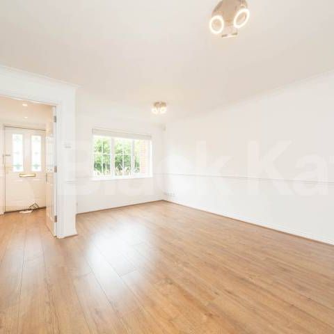 Melrose Avenue, London, NW2 - Photo 1