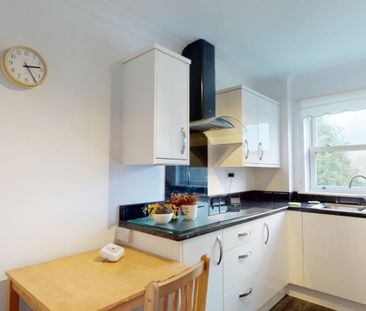 2 bedroom Flat To Let - Photo 4