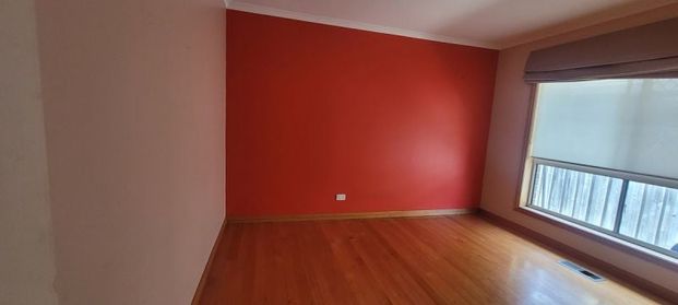 Spacious Family Home in Premium Lynbrook Location - Photo 1