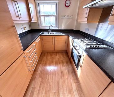 2 bedroom flat to rent - Photo 2