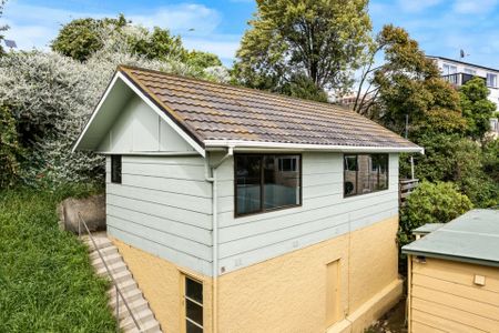 Sunny, stylish and sparkling new - Photo 3