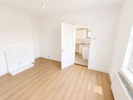 2 bedroom semi-detached house to rent - Photo 2