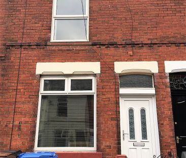 2 Bedroom Terraced House To Let Close to Stockport Town Centre - Photo 5