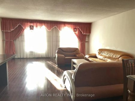 Detached Home For Lease | W9255030 - Photo 2