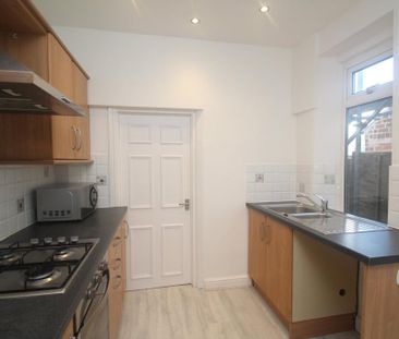 3 bedroom end of terrace house to rent - Photo 5