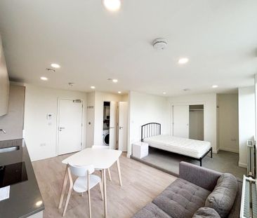 Studio to rent - Photo 2