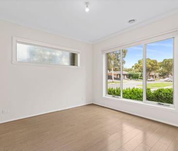 4 Bedroom Family Home! - Photo 3