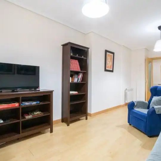 Piso de alquiler en Orcasitas - Photo 1