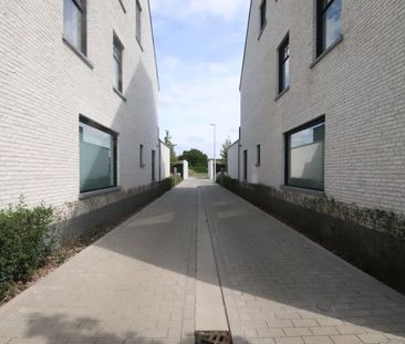 Lichtrijk, ruim, 2 slaapkamer nieuwbouwappartement te Hansbeke - Photo 1