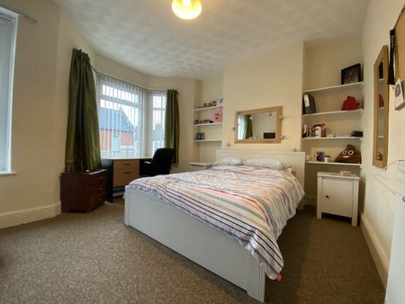 Hazeldene Avenue, Cathays - Photo 4