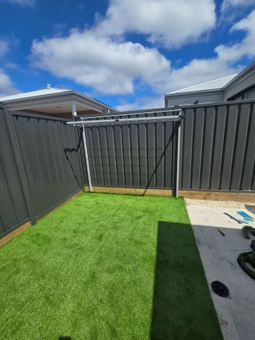 “Brand New Classic 3Br Home in Tarneit!” - Photo 2