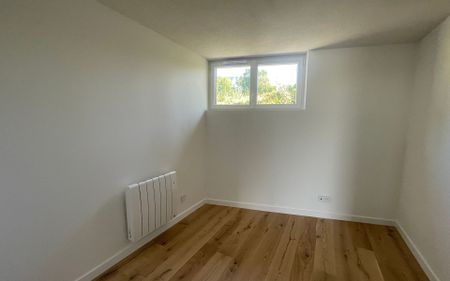 Maison à louer 4 pièces • La Roche-sur-Foron - Photo 2