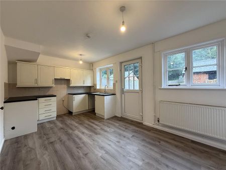 2 bedroom terraced house to rent - Photo 4