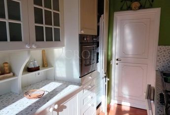 Ardeatina-Divino Amore: Quiet, charming rustic villa, big and well-curated garden, 3 beds, 1 study, 3 baths, living room, kitchen, with terraces , AC and parking space. Ref 2322