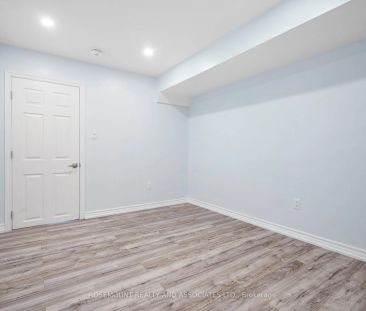 Property For Lease | N9229575 - Photo 5