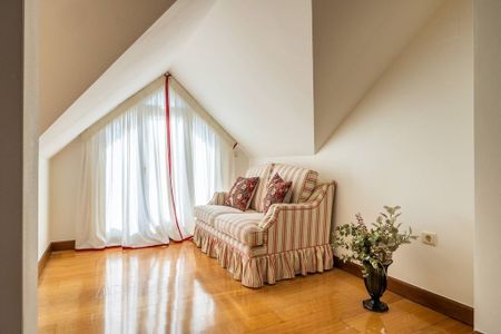 5 bedroom luxury Detached House for rent in Seville, Spain - Photo 2