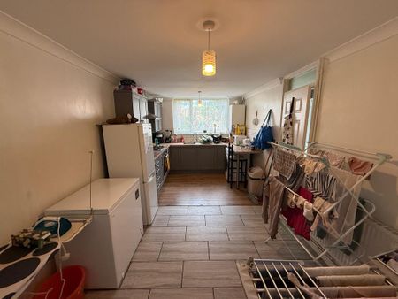 4 bedroom terraced house to rent - Photo 3