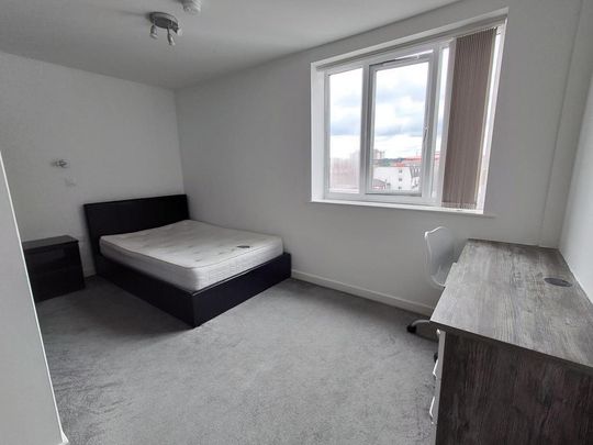 1 bedroom in a house share to rent - Photo 1