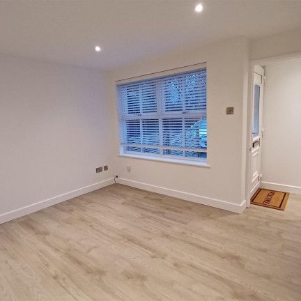 1 BED Terraced House To rent - Photo 1