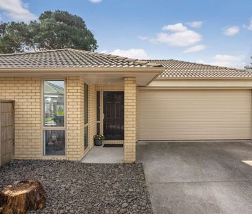 Spacious 3-bedroom Home With Double Garage In Melville! - Photo 3