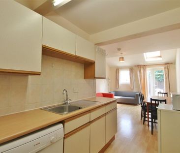 5 bedroom end of terrace house to rent - Photo 5