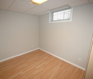 Convenient 2-Bed Basement Suite in Mayfield area - Photo 5