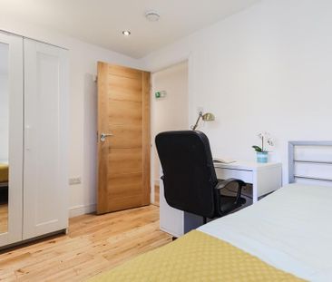 4 Bed Flat, Chalton Street, NW1 - Photo 3