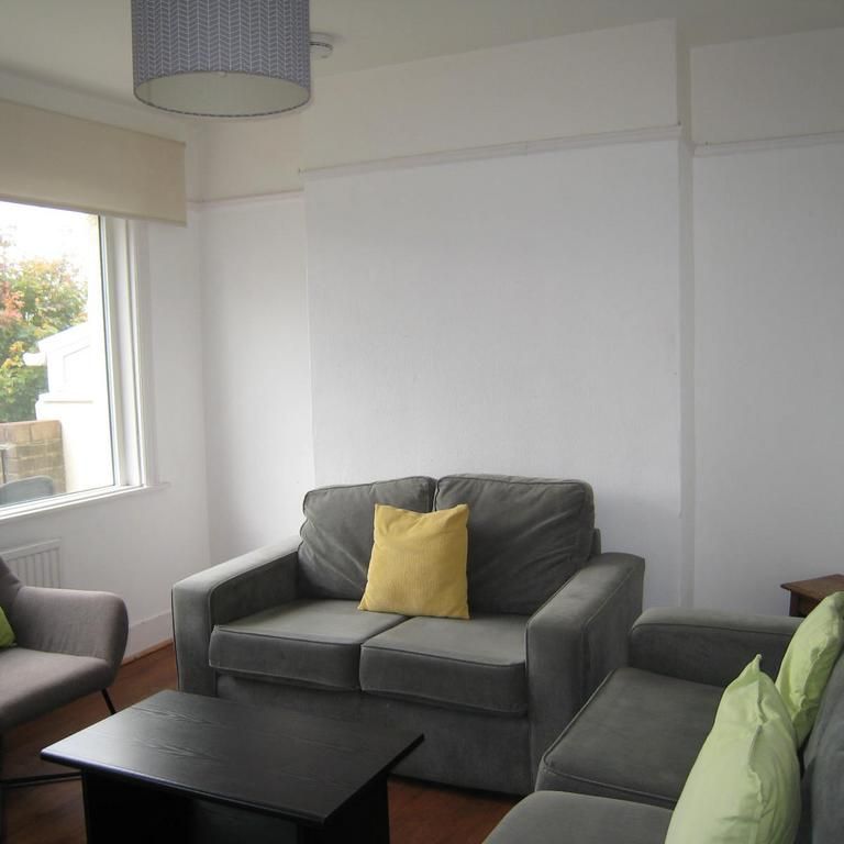 4 bedroom terraced house to rent - Photo 1