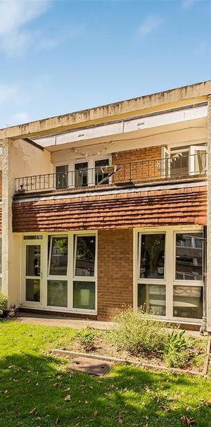 3 bedroom flat to rent - Photo 1