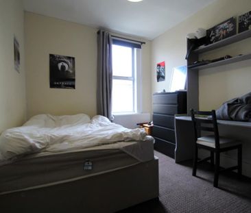 6 bedroom terraced house to rent - Photo 2