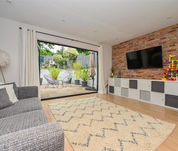 4 bedroom townhouse to rent - Photo 6