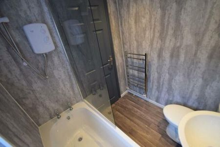 4 bedroom terraced house to rent - Photo 2