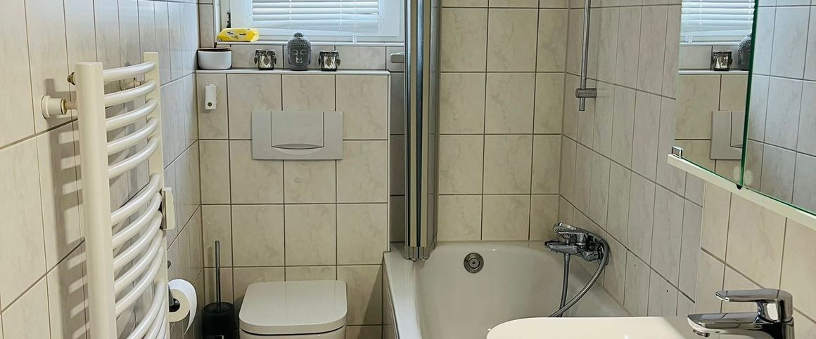 Gemütliche 2 Zimmer mit Einbauküche & Balkon in zentraler Lage - Photo 1