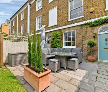 Delightful Grade II listed four bedroom townhouse situated within W... - Photo 6